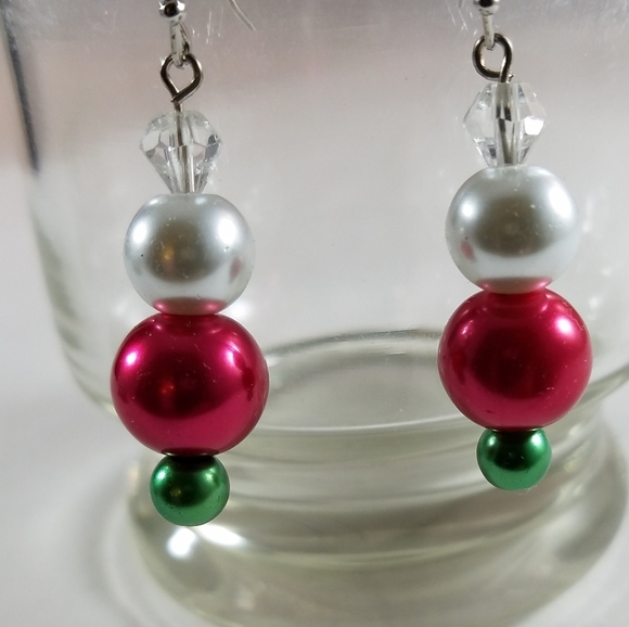 Hand Crafted Pearl Earrings Red, White, Green Pearls and Crystal Earrings - Picture 4 of 4